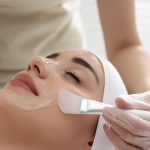 Χημικά Peeling: Όλα όσα πρέπει να ξέρετε!